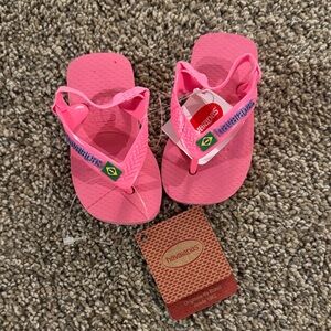 NWT Havaianas Kids Pink Sandals